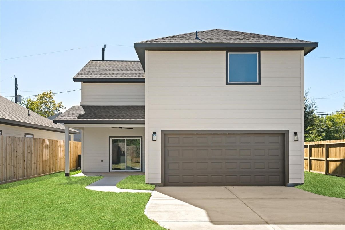 Attached, Exterior, Facade, Modern