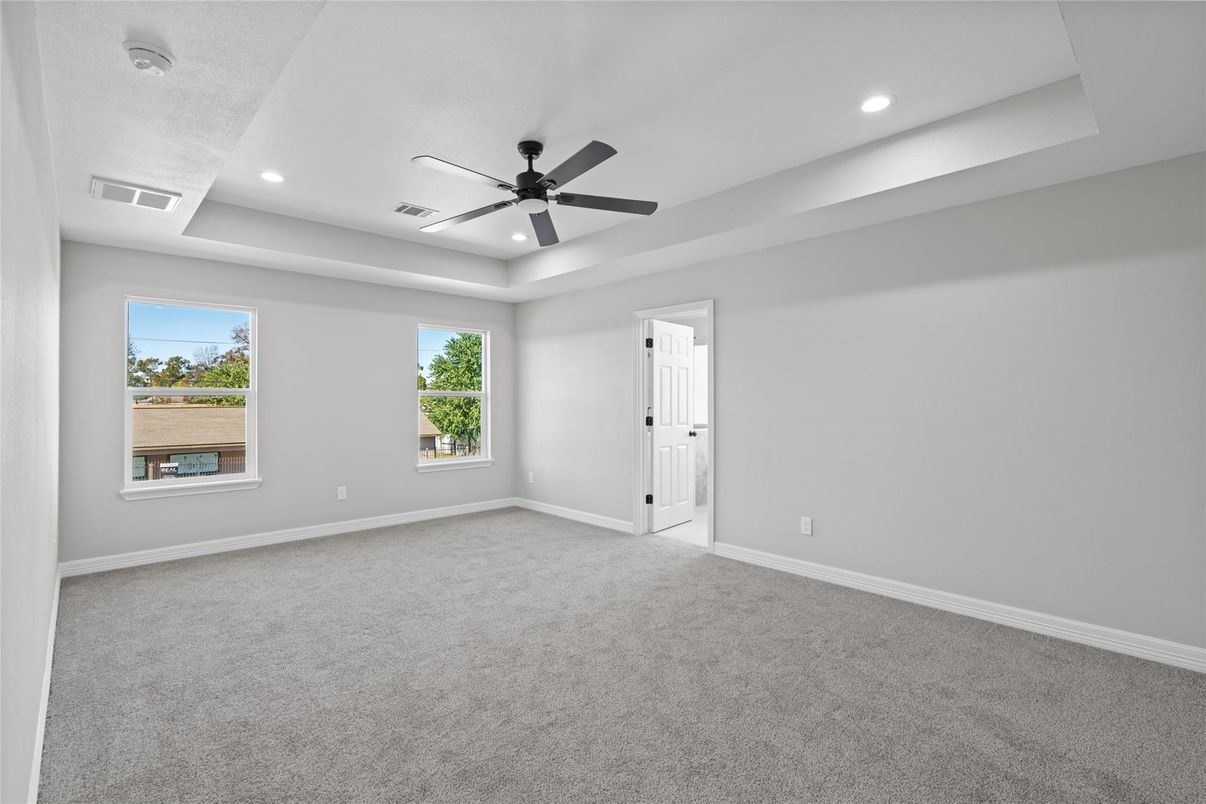 Empty room, Interior, Recessed Lighting