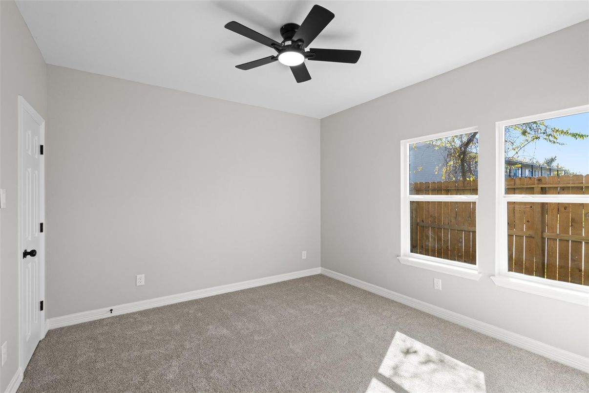 Empty room, Interior