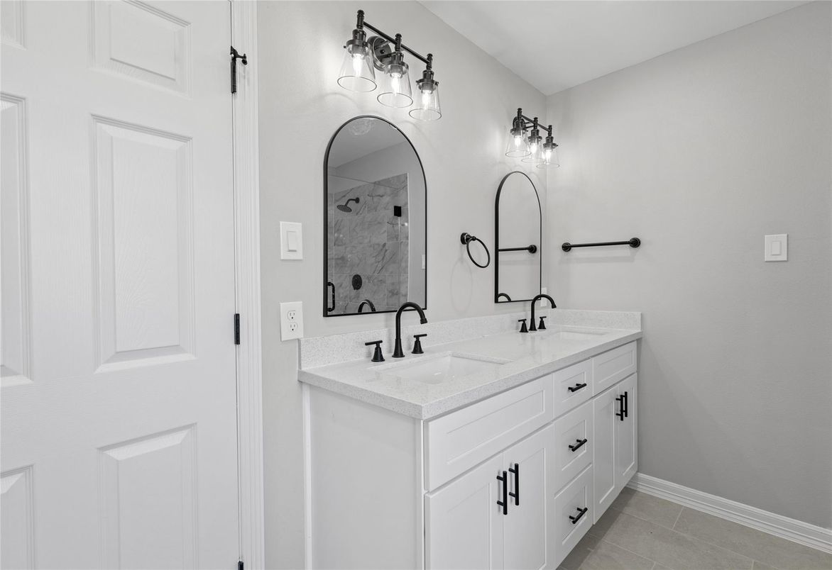 Bathroom, Dual Sink Vanities, Interior