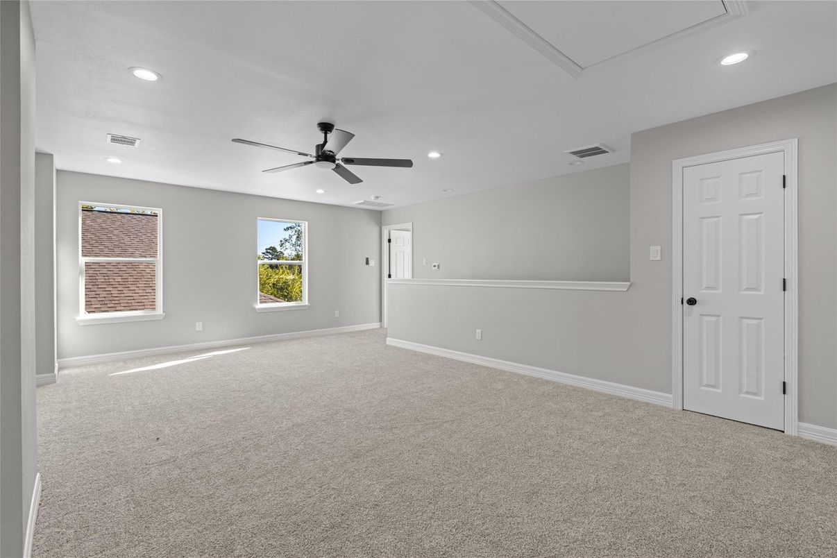 Empty room, Interior, Recessed Lighting