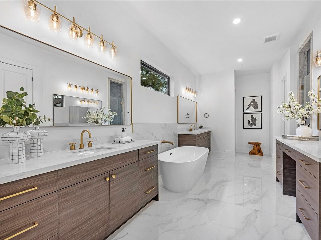 Bathroom, Dual Sink Vanities, Free Standing Baths, Interior, Marble, Recessed Lighting