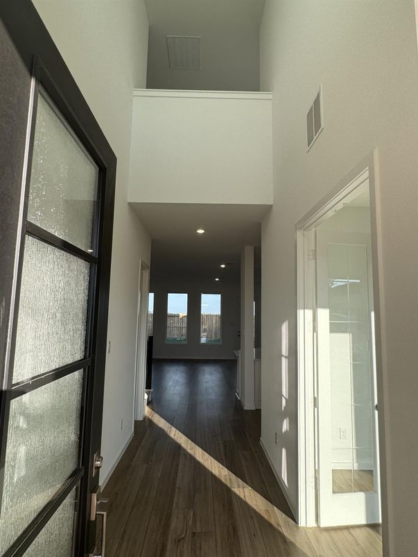 Interior, Recessed Lighting, Wood Texture Flooring