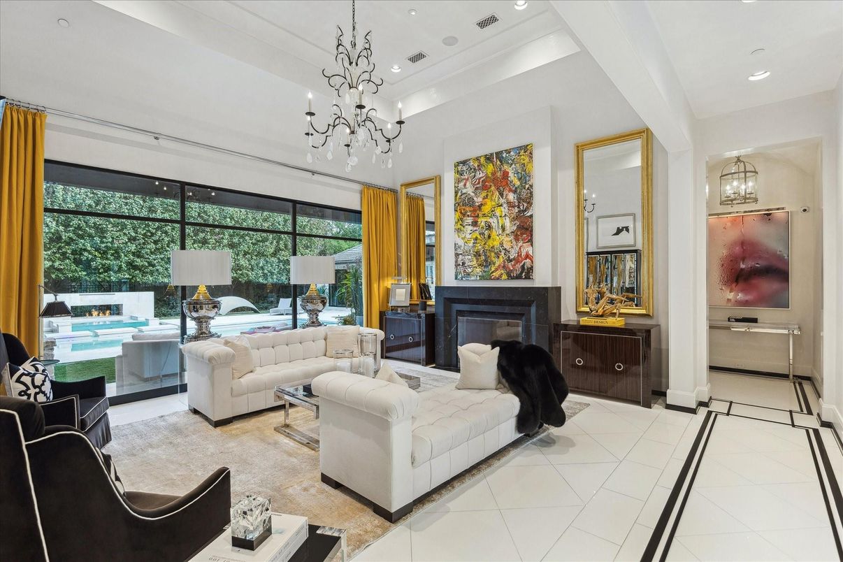 Chandelier, Fireplace, Interior, Living room, Pendant Lights, Recessed Lighting