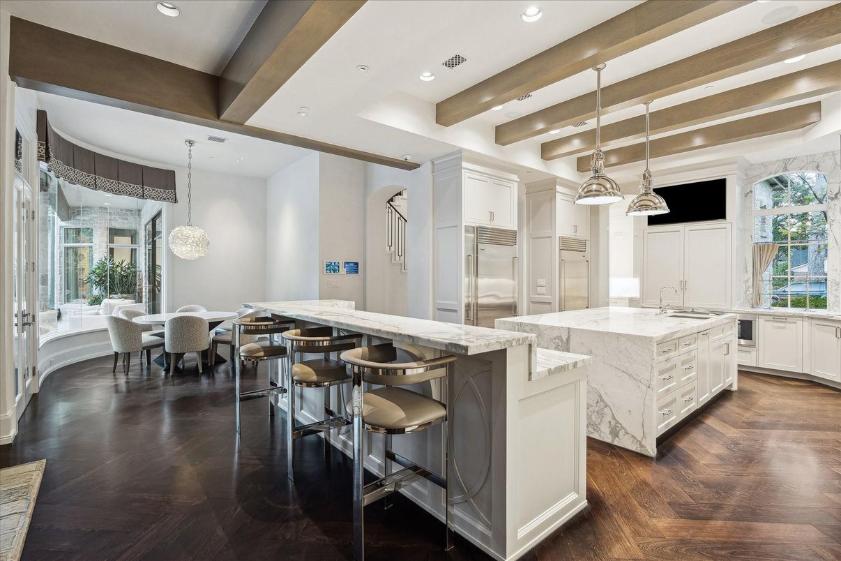 Dining room, Interior, Kitchen, Pendant Lights, Recessed Lighting, Wooden Beams, Wood Texture Flooring