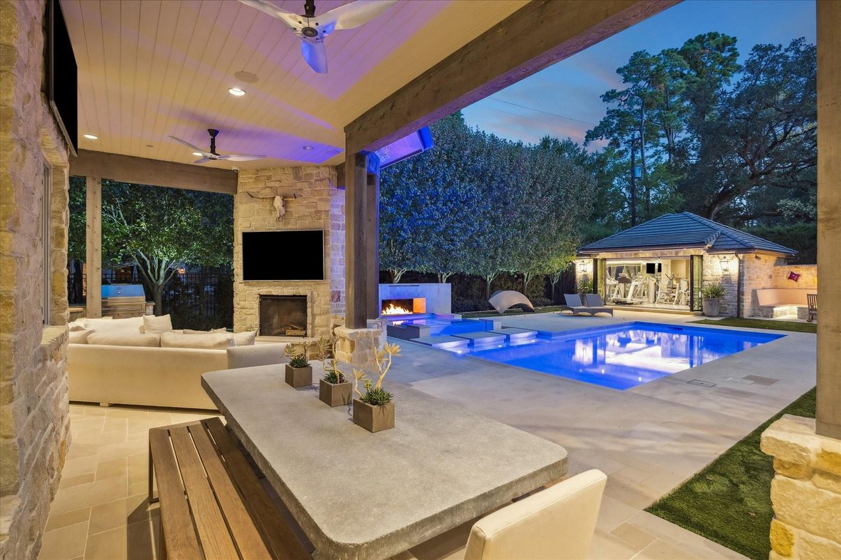 Exterior, Fireplace, Pool
