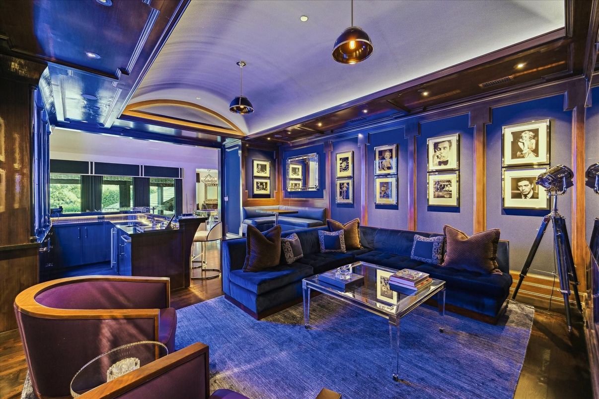 Interior, Living room, Pendant Lights, Recessed Lighting