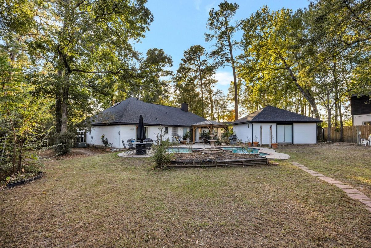 Backyard, Exterior, Pool