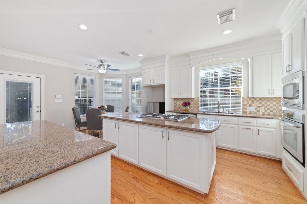 Dining room, Interior, Kitchen, Recessed Lighting, Wood Texture Flooring