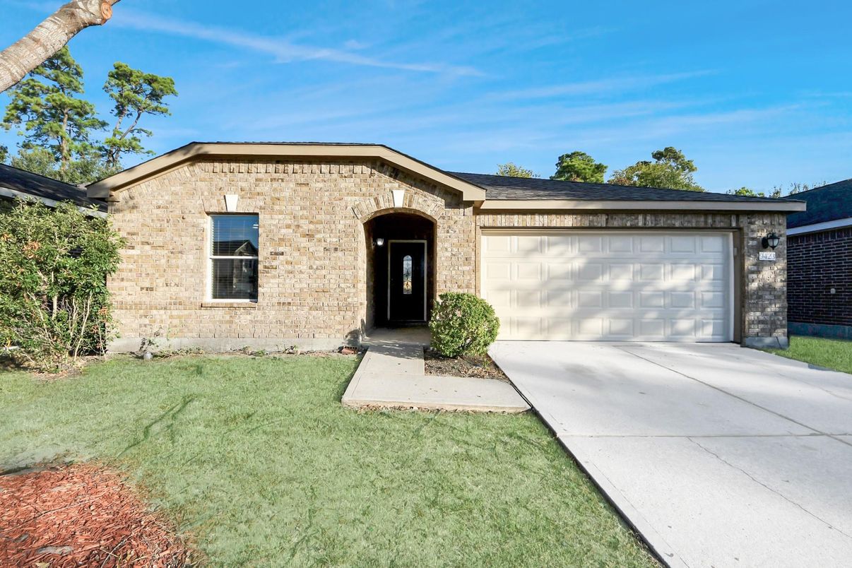 Attached, Exterior, Facade, Brick Facade, Brick Traditional