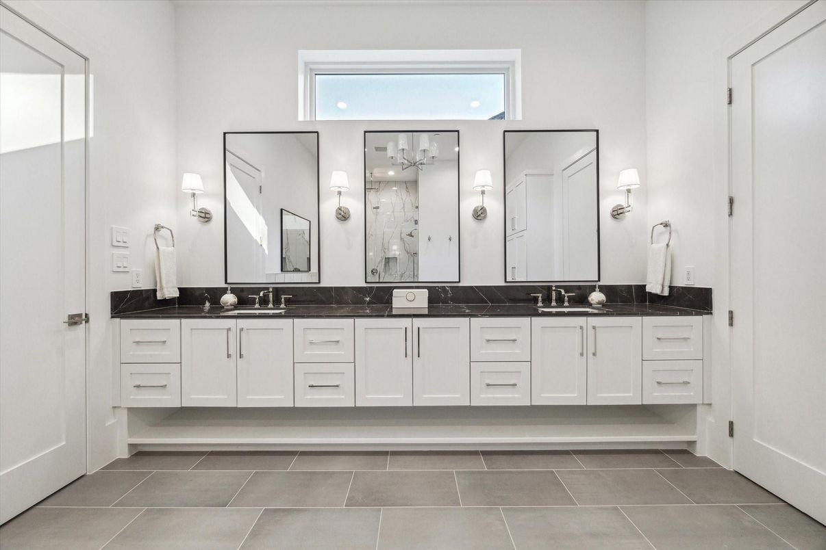 Bathroom, Dual Sink Vanities, Interior
