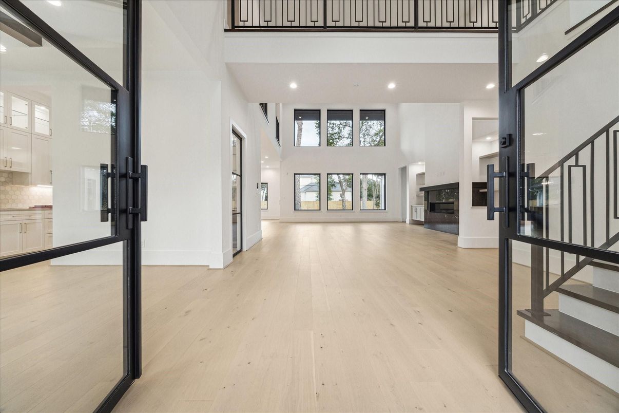 Interior, Recessed Lighting, Wood Texture Flooring