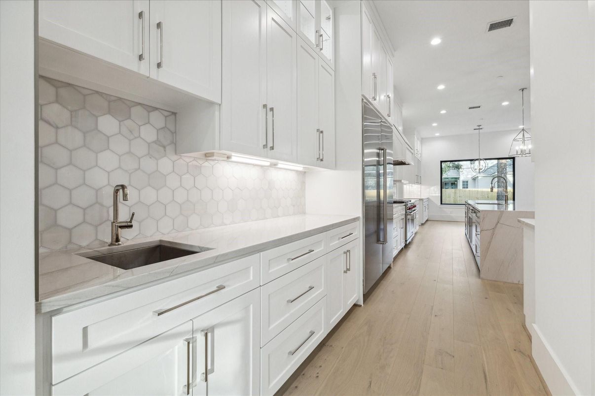 Interior, Kitchen, Pendant Lights, Recessed Lighting, Wood Texture Flooring