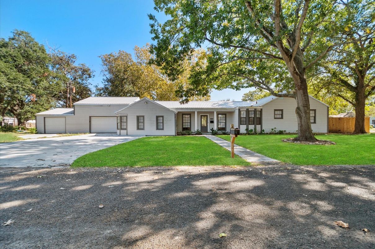 Attached, Backyard, Exterior, Facade, Ranch