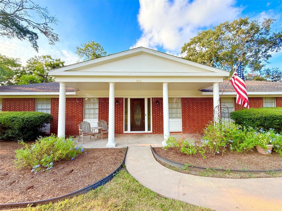 Exterior, Facade, Brick Facade, None