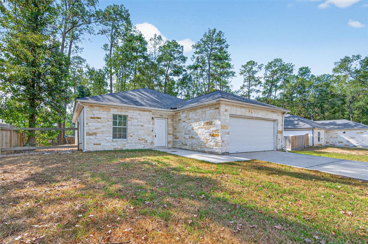 Backyard, Detached Garage, Exterior