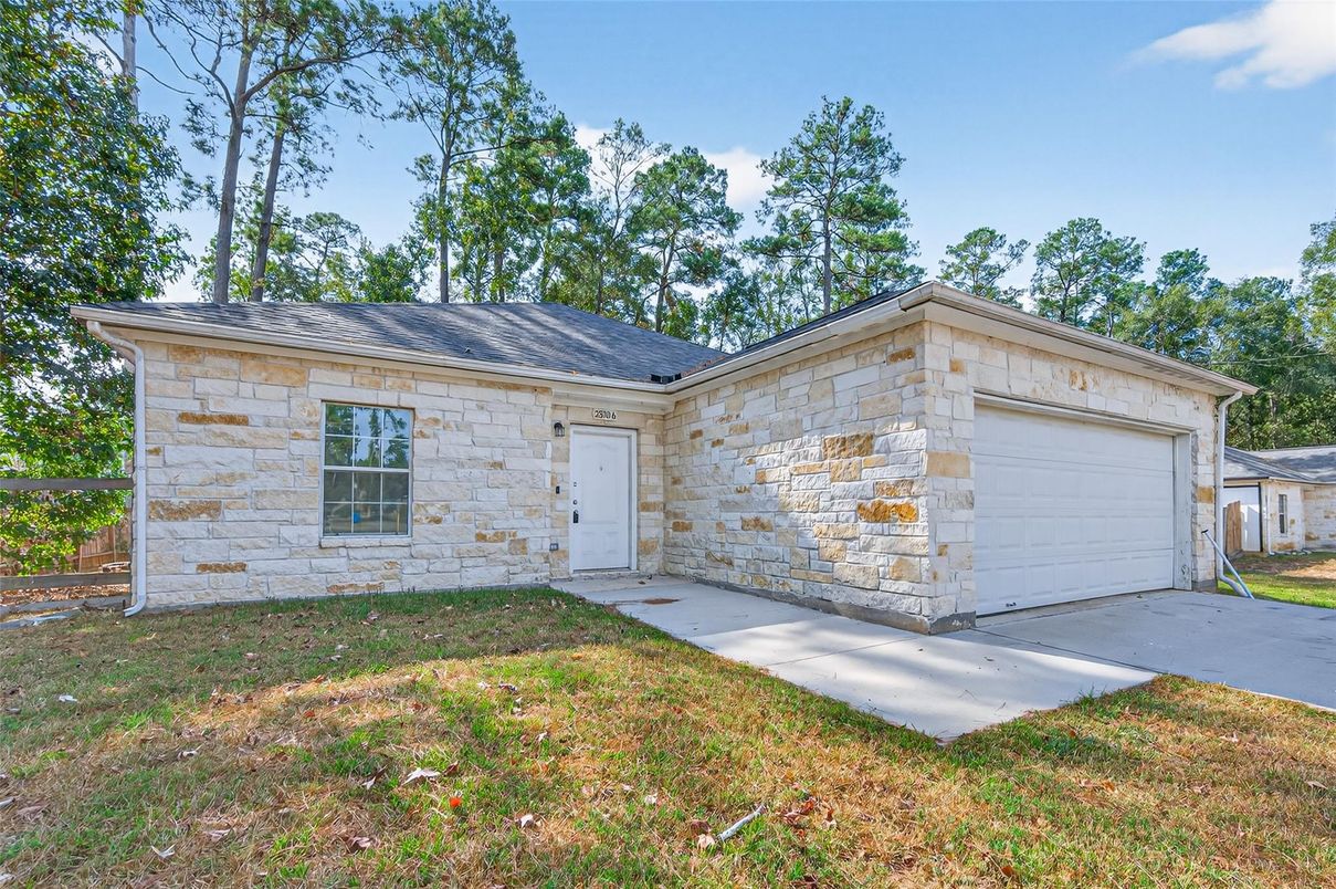 Detached Garage, Exterior