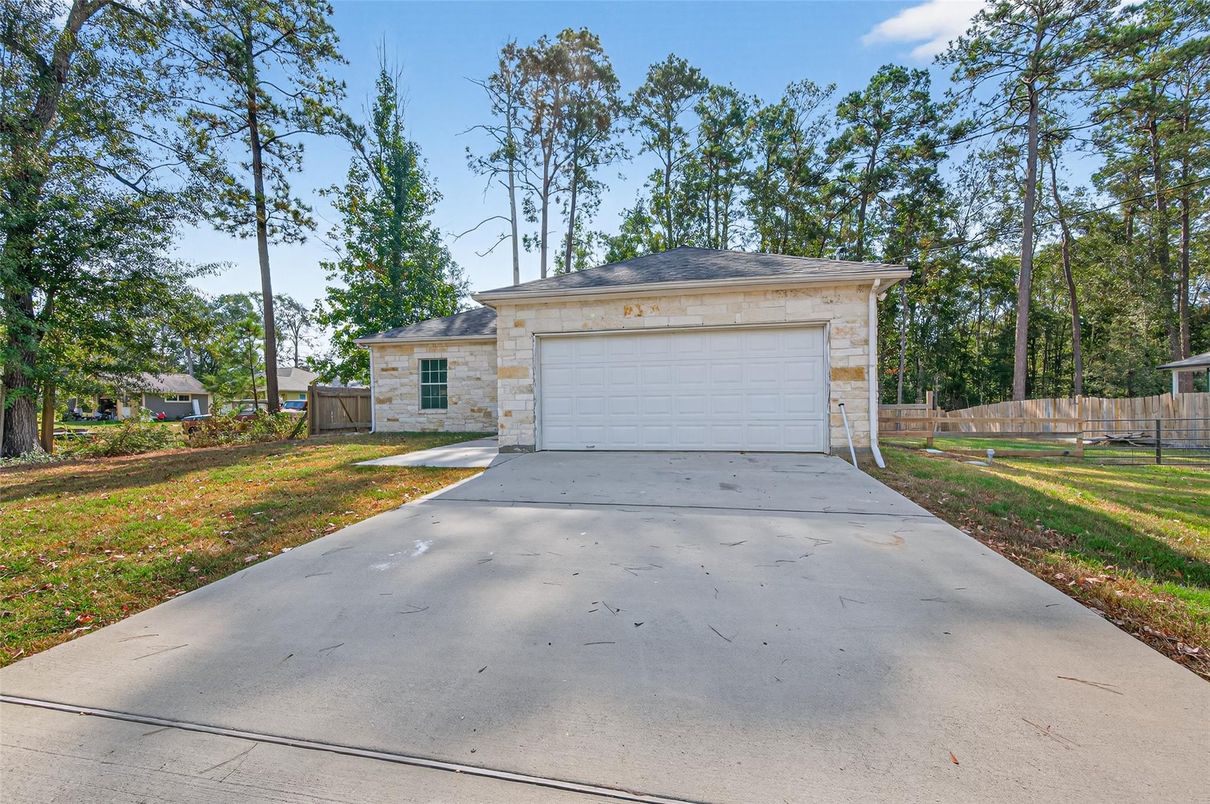 Backyard, Detached Garage, Exterior