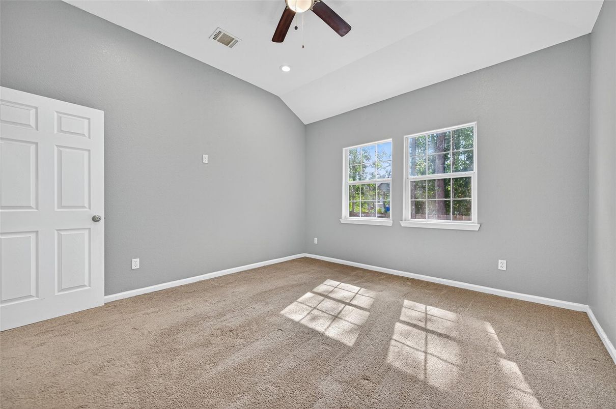 Empty room, Interior, Recessed Lighting