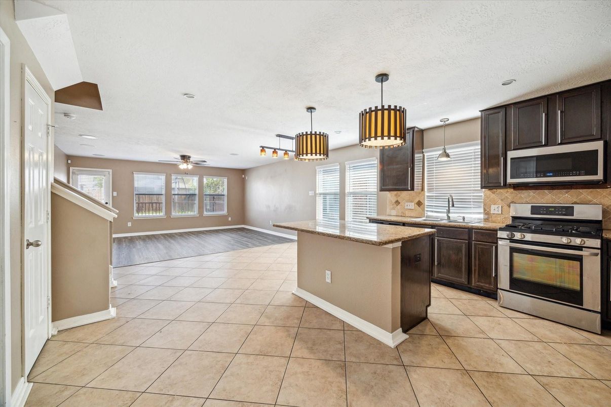 Interior, Kitchen, Pendant Lights, Stainless Steel Appliances