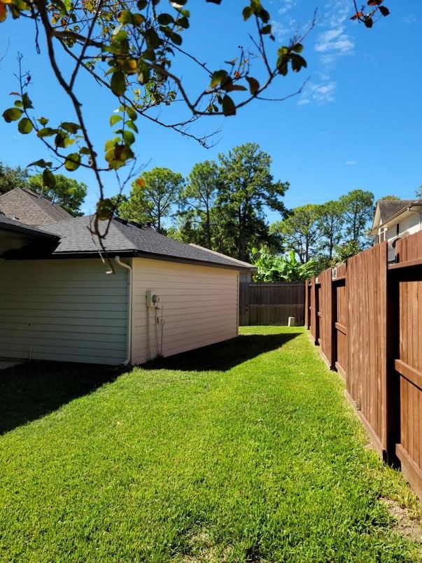 Backyard, Detached Garage, Exterior
