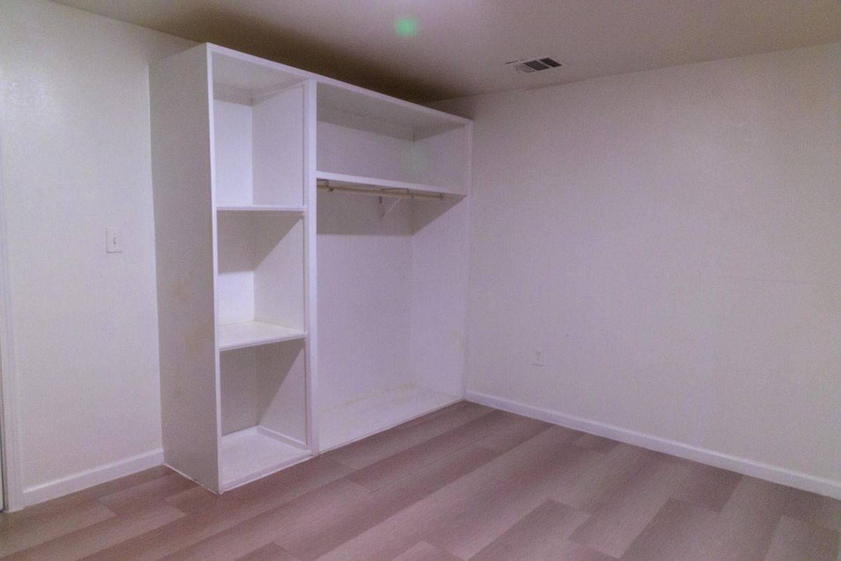 Interior, Walk-in Closets, Wood Texture Flooring