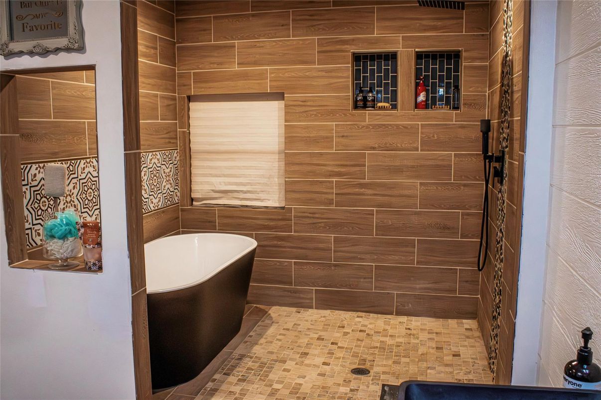 Bathroom, Free Standing Baths, Interior, Wooden Walls