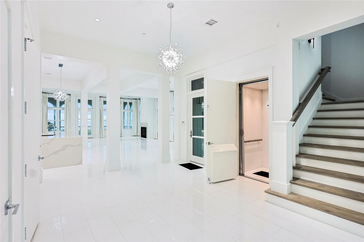 Chandelier, Empty room, Interior, Recessed Lighting