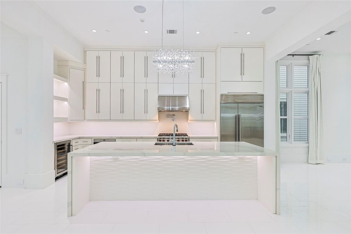 Chandelier, Interior, Kitchen, Recessed Lighting, Stainless Steel Appliances