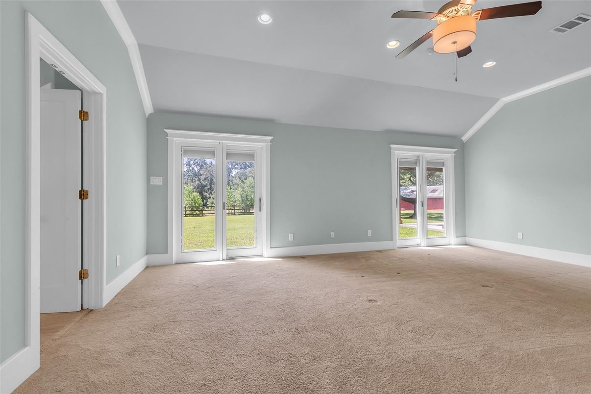 Empty room, Interior, Recessed Lighting