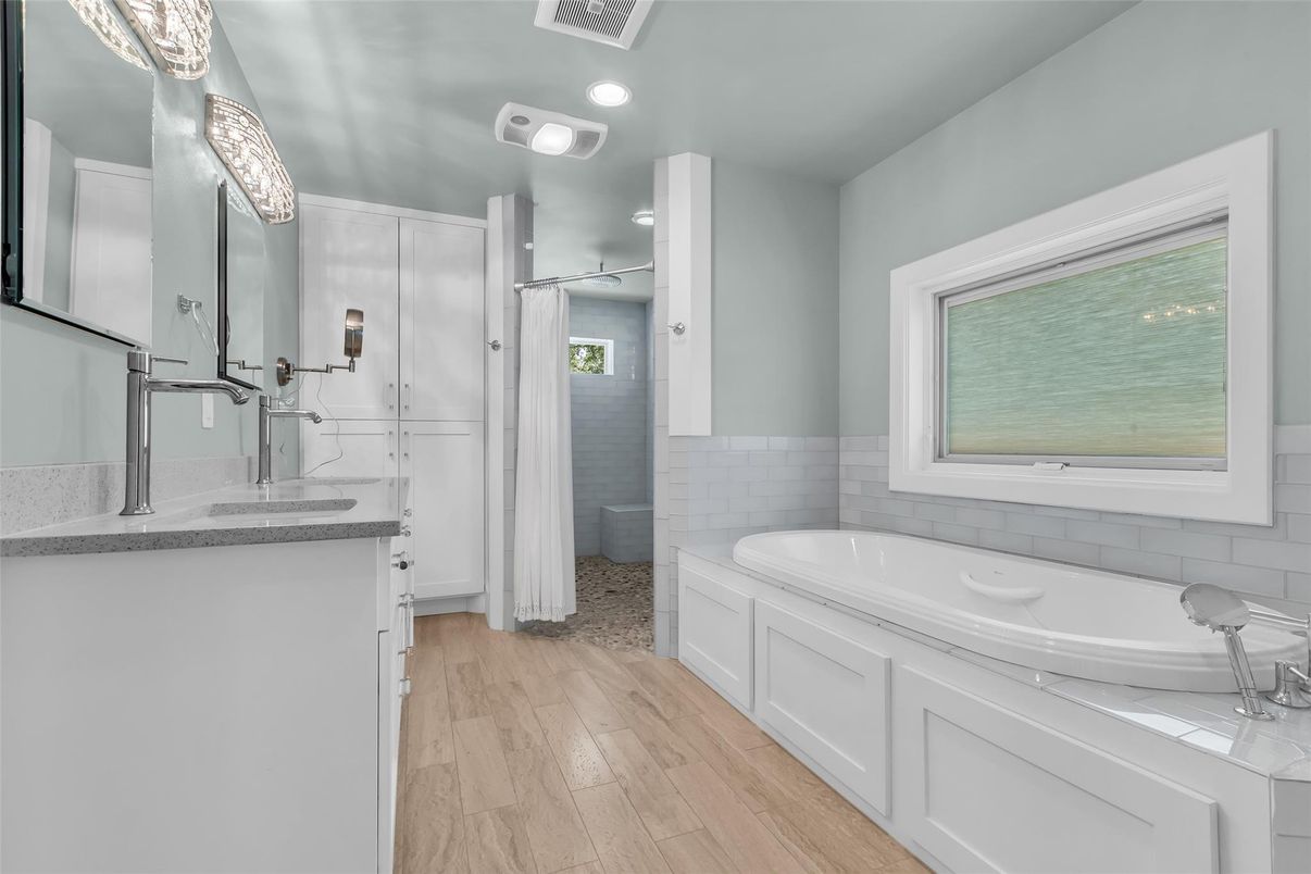 Bathroom, Interior, Recessed Lighting, Wood Texture Flooring