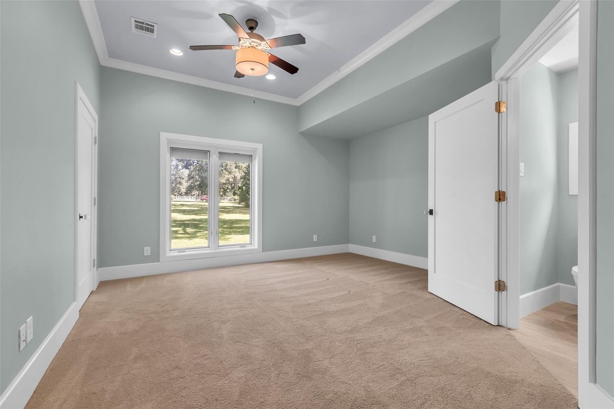 Empty room, Interior, Recessed Lighting