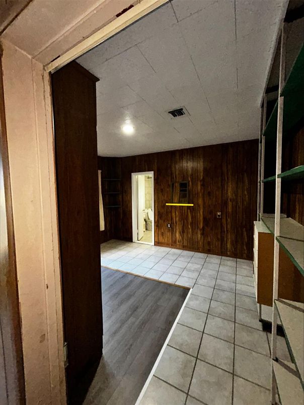 Empty room, Interior, Recessed Lighting, Wood Texture Flooring, Wooden Walls