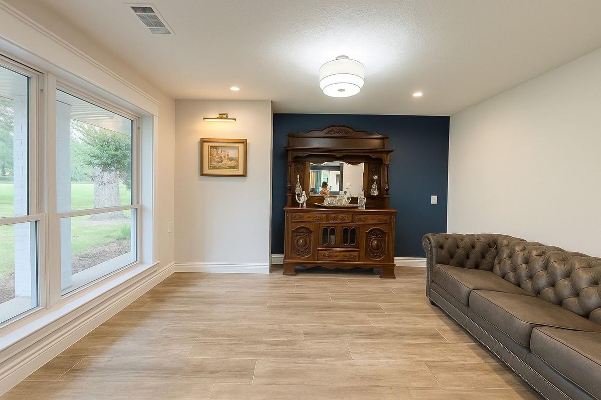 Interior, Recessed Lighting, Wood Texture Flooring