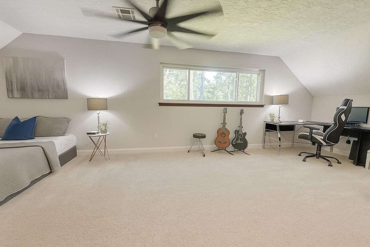 Home Office, Interior