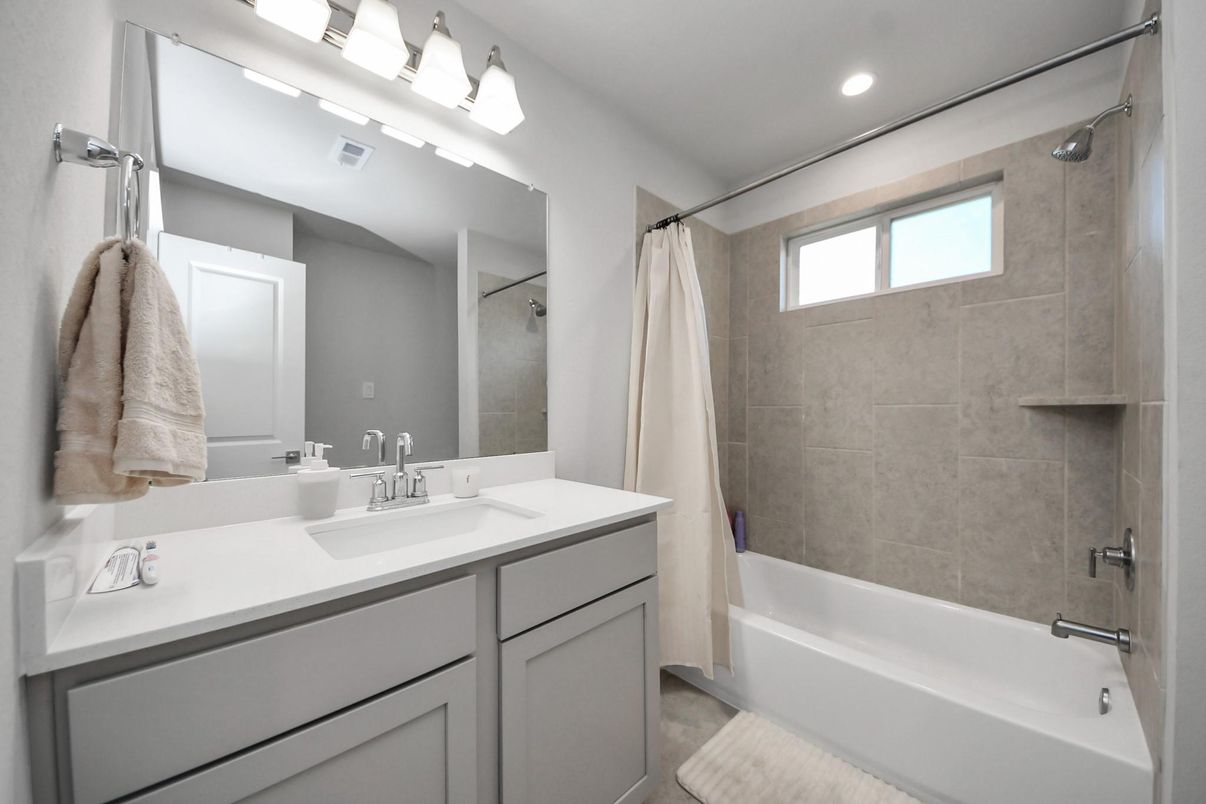 Bathroom, Interior, Recessed Lighting