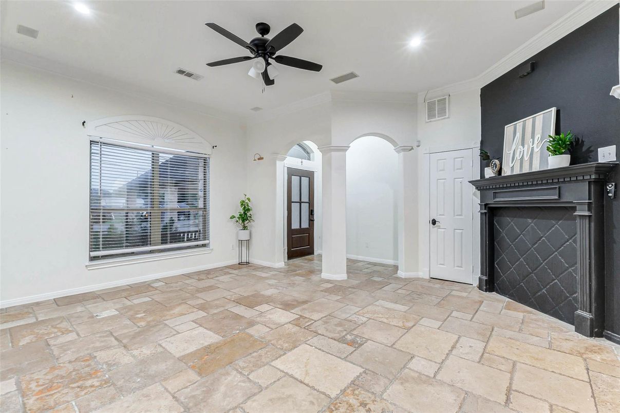 Fireplace, Interior, Recessed Lighting