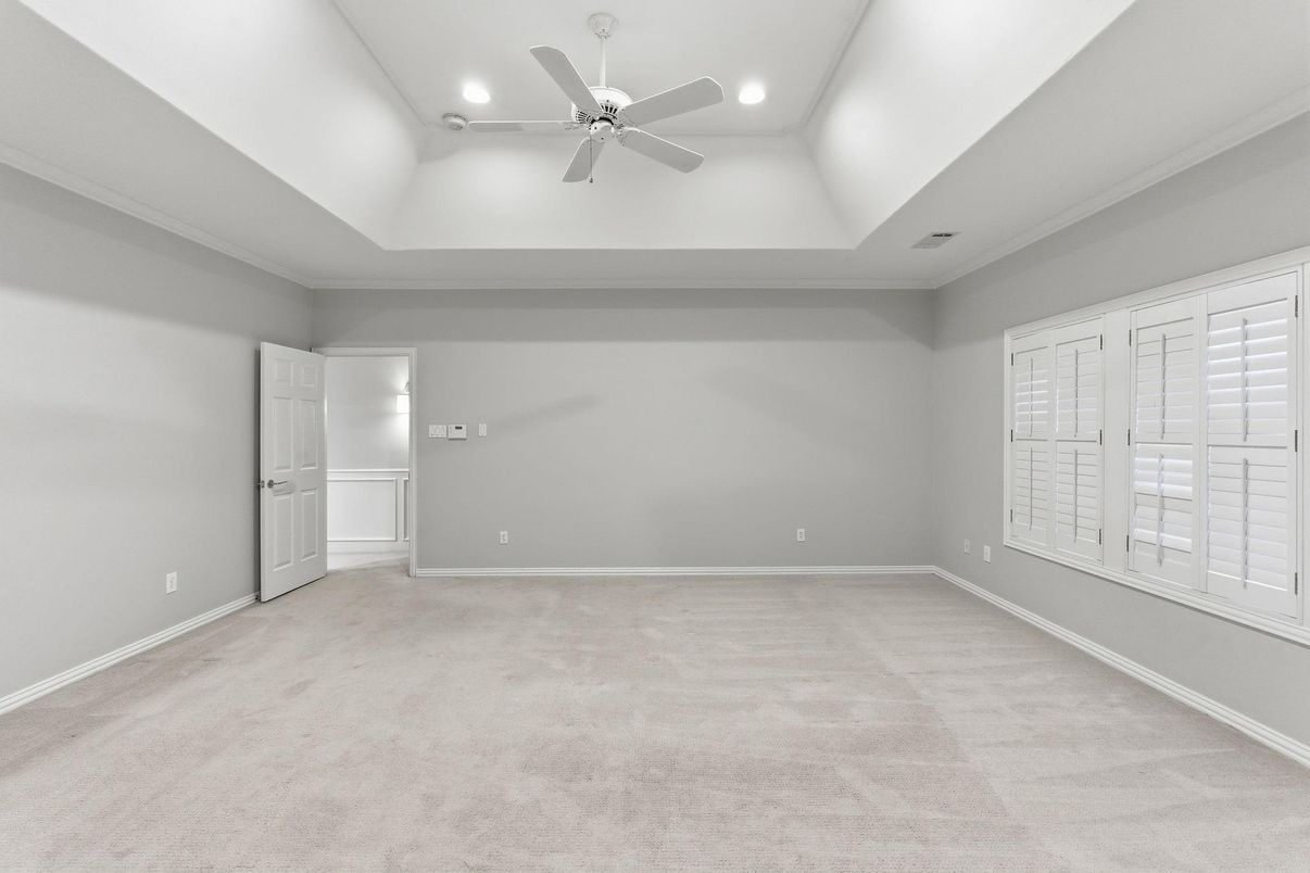 Empty room, Interior, Recessed Lighting