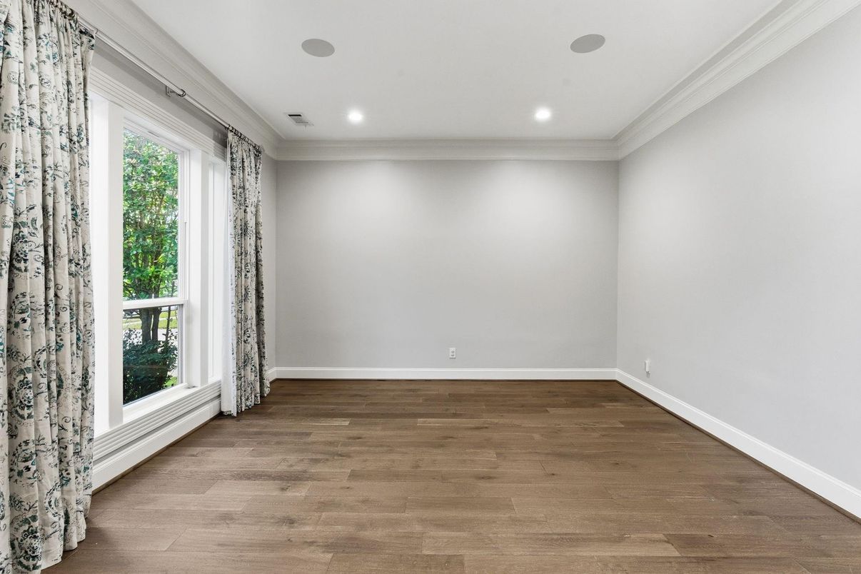 Empty room, Interior, Recessed Lighting, Wood Texture Flooring