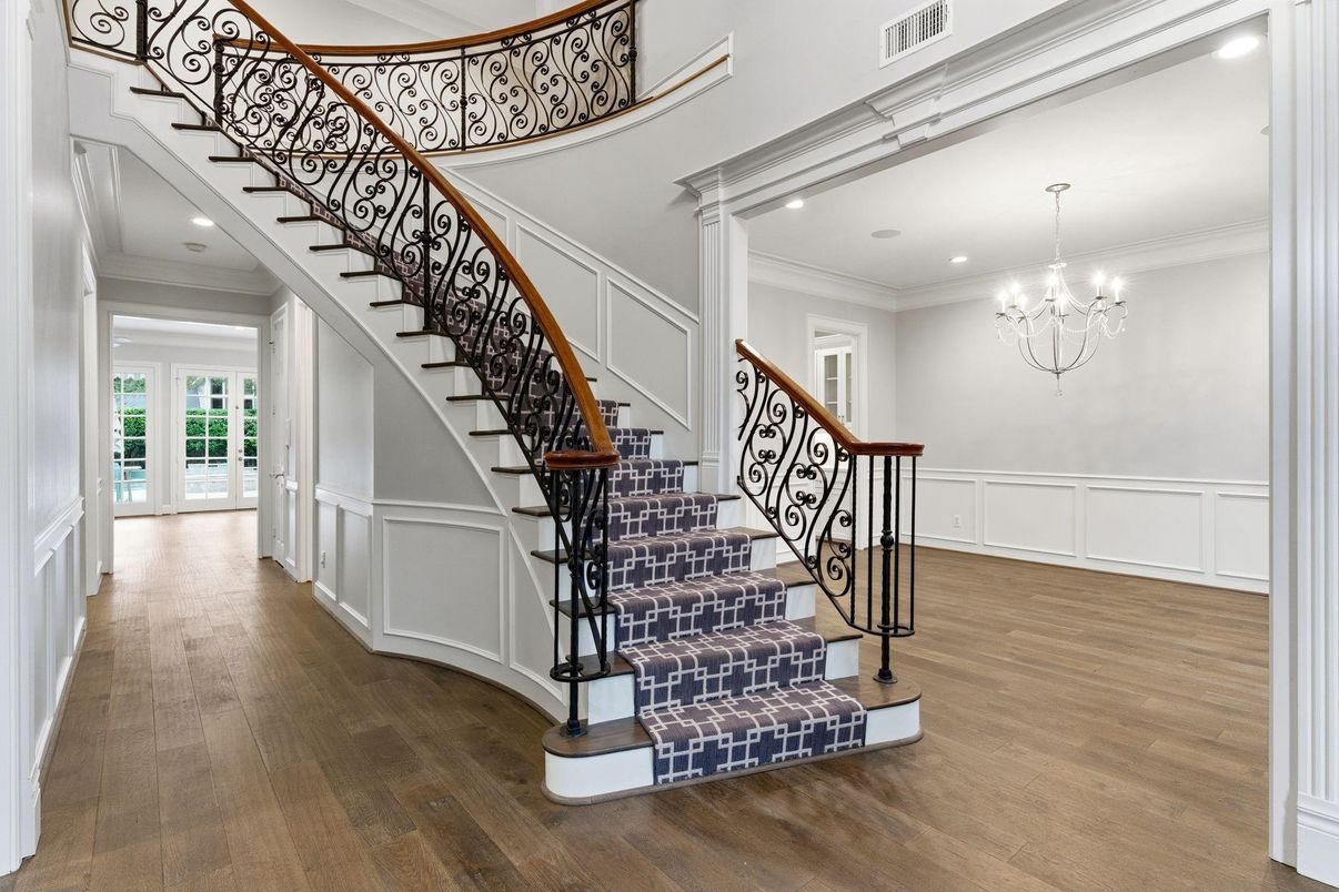 Chandelier, Interior, Recessed Lighting, Wood Texture Flooring