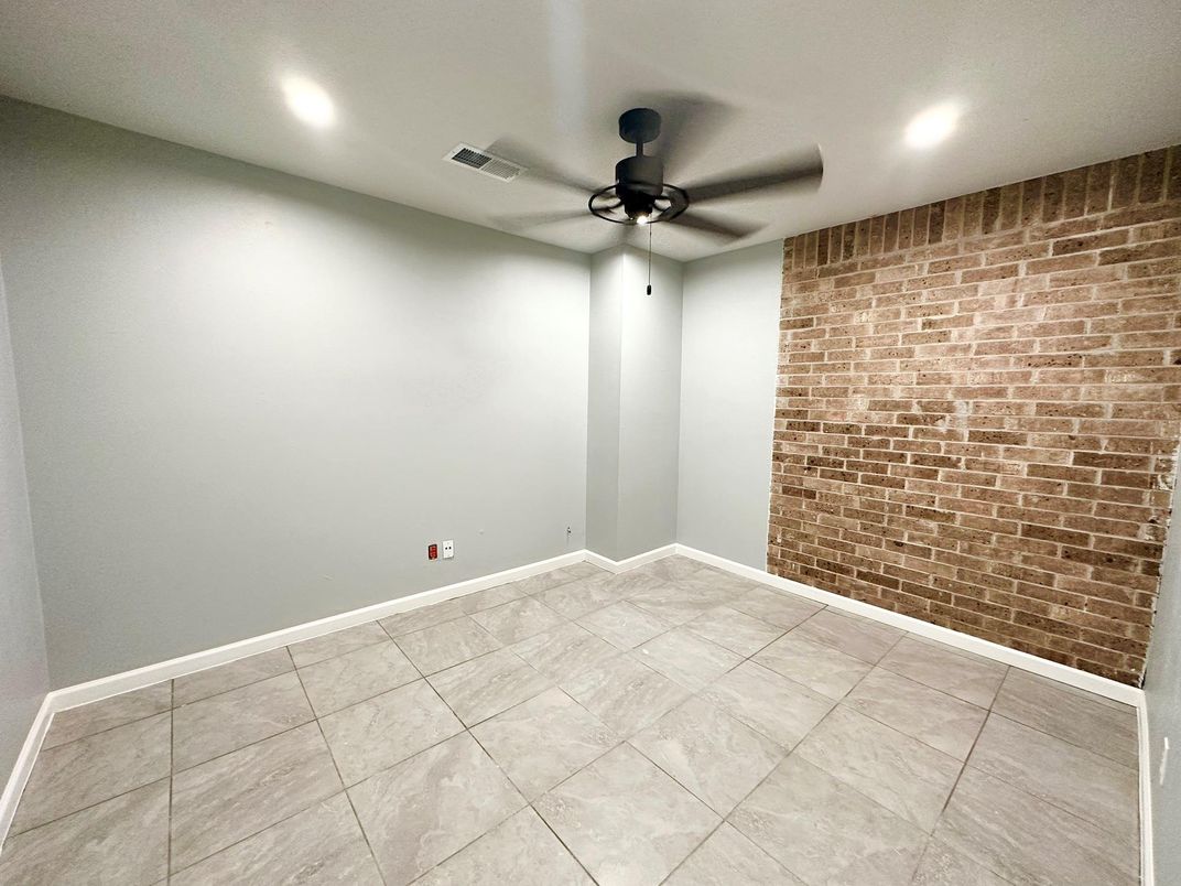 Empty room, Interior, Recessed Lighting, Stone Walls