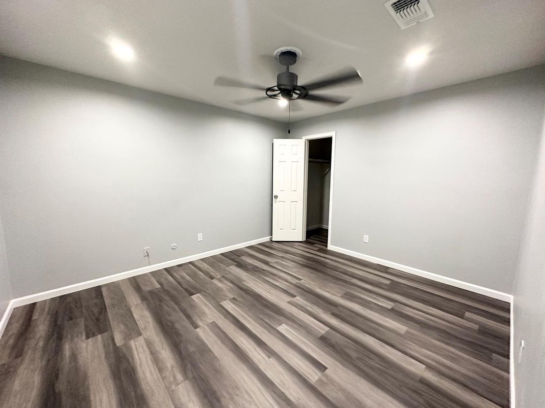 Empty room, Interior, Recessed Lighting, Wood Texture Flooring