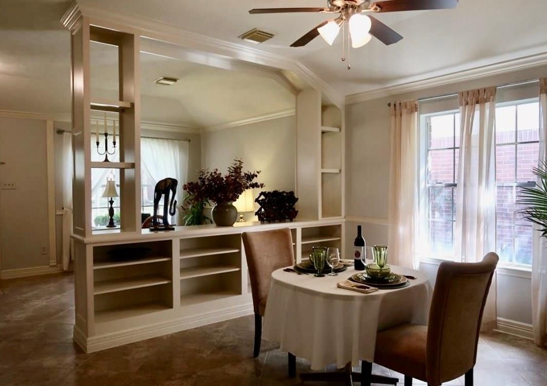 Home Office, Interior