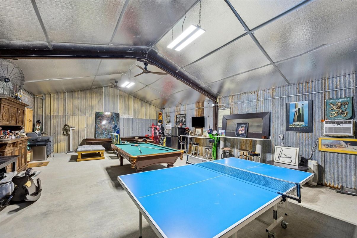 Billiard Table, Game Room, Interior