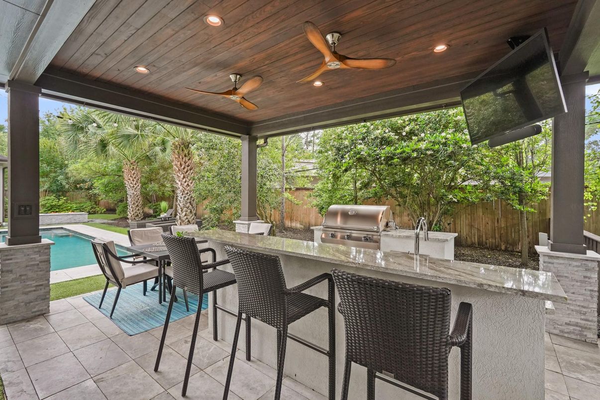 Exterior, Outdoor Kitchen