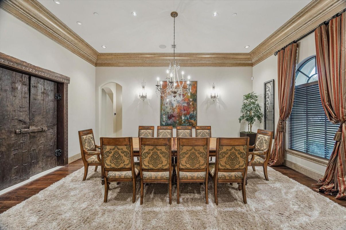 Chandelier, Dining room, Interior, Recessed Lighting, Wood Texture Flooring