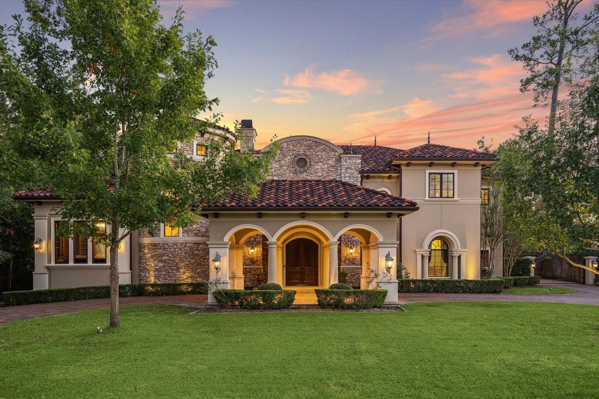 Backyard, Exterior, Facade, Mediterranean