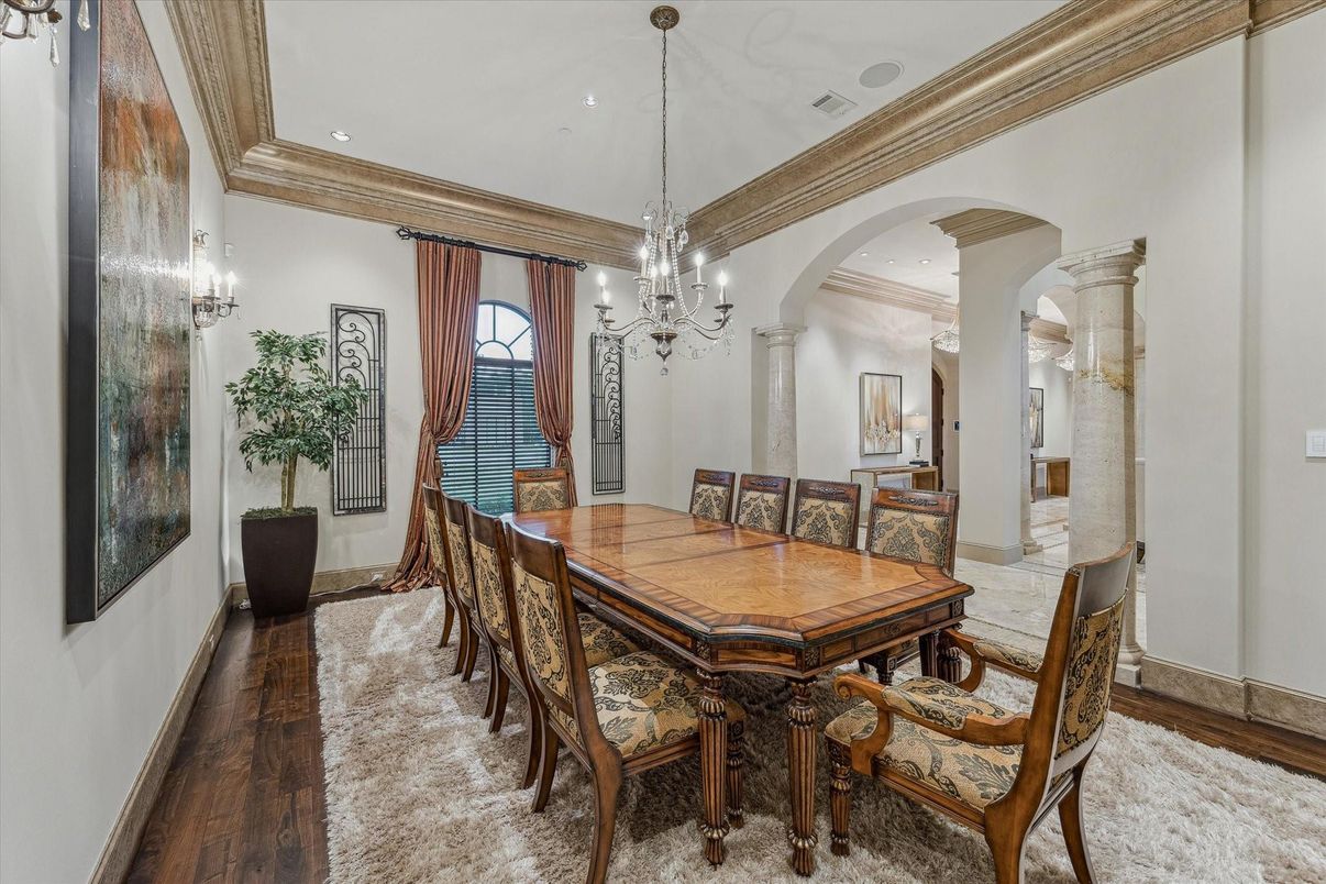 Chandelier, Dining room, Interior, Recessed Lighting, Wood Texture Flooring