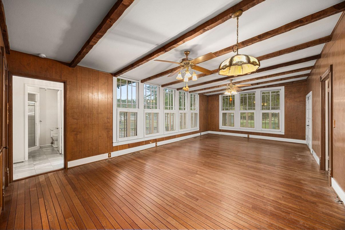 Empty room, Interior, Pendant Lights, Wooden Beams, Wood Texture Flooring, Wooden Walls