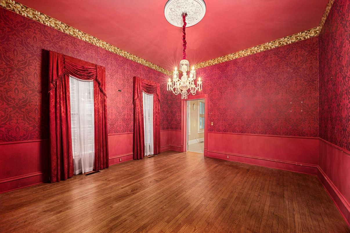Chandelier, Empty room, Interior, Wood Texture Flooring